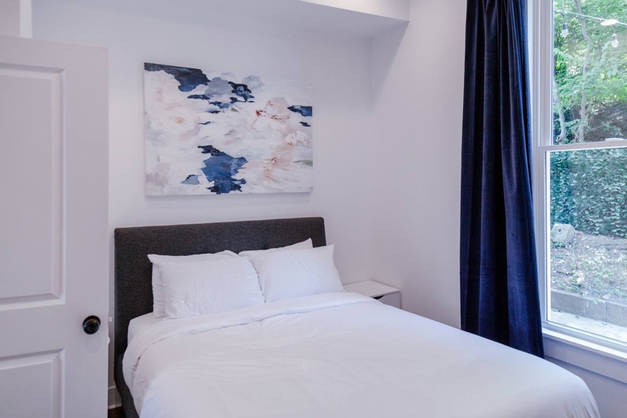 Unit 1, bedroom 2 — one queen bed
