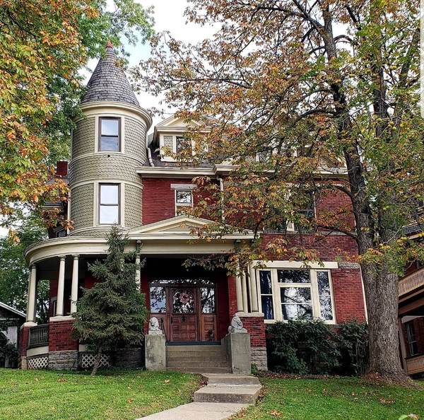 Victorian Estate exterior in East Walnut Hills